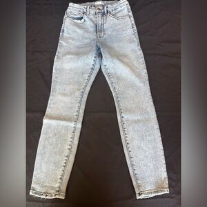 Good American Light Wash Skinny Jeans